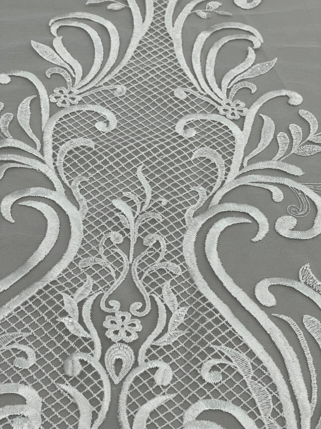 Embroidery Lace Fabric: Off White Tulle/Bridal Dress Couture.