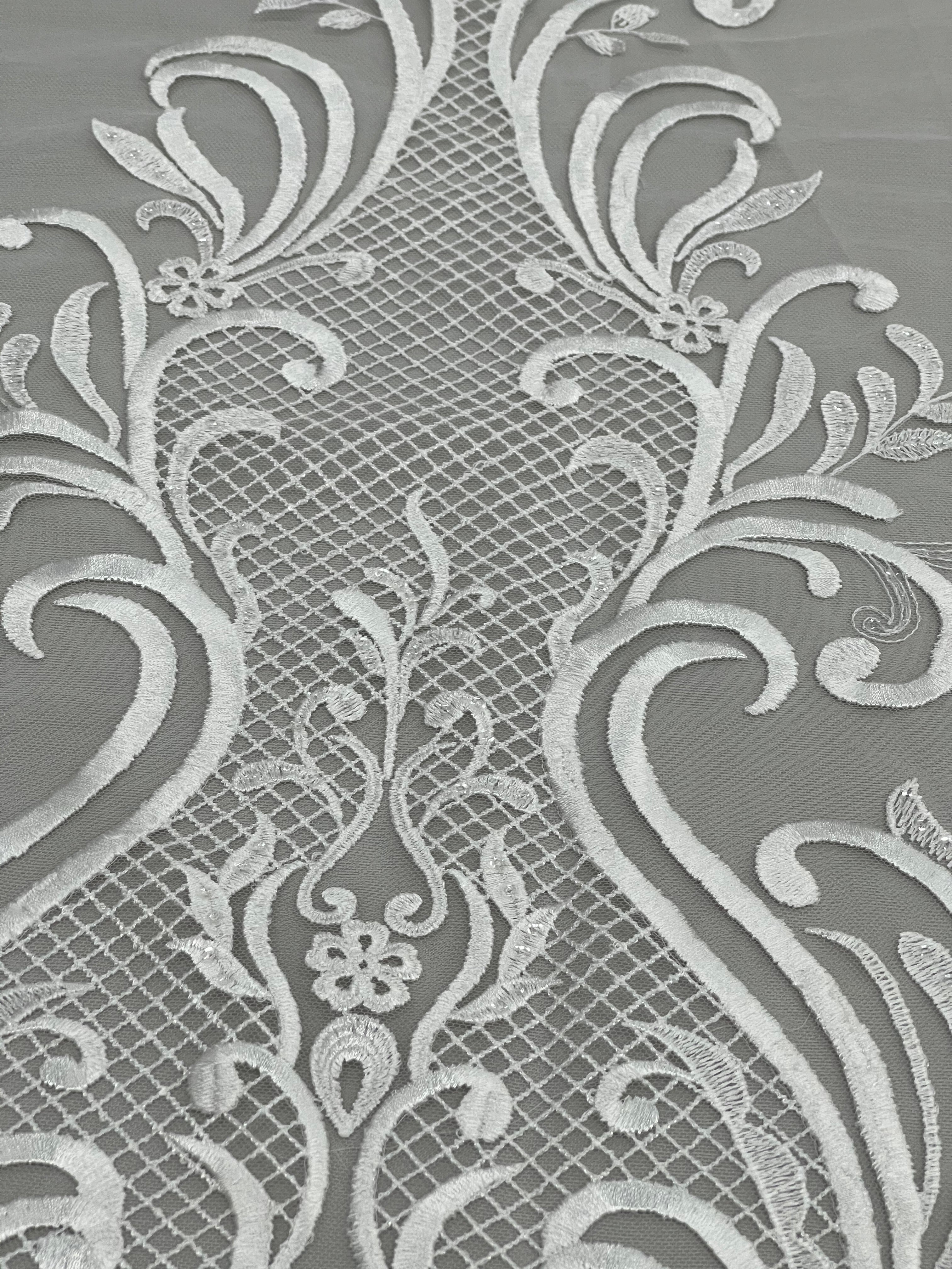 Embroidery Lace Fabric: Off White Tulle/Bridal Dress Couture.