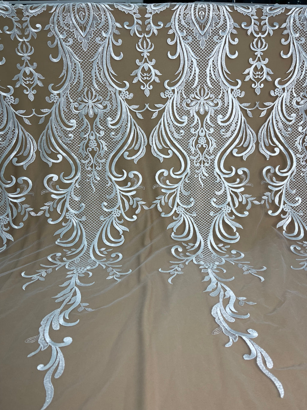 Embroidery Lace Fabric: Off White Tulle/Bridal Dress Couture.