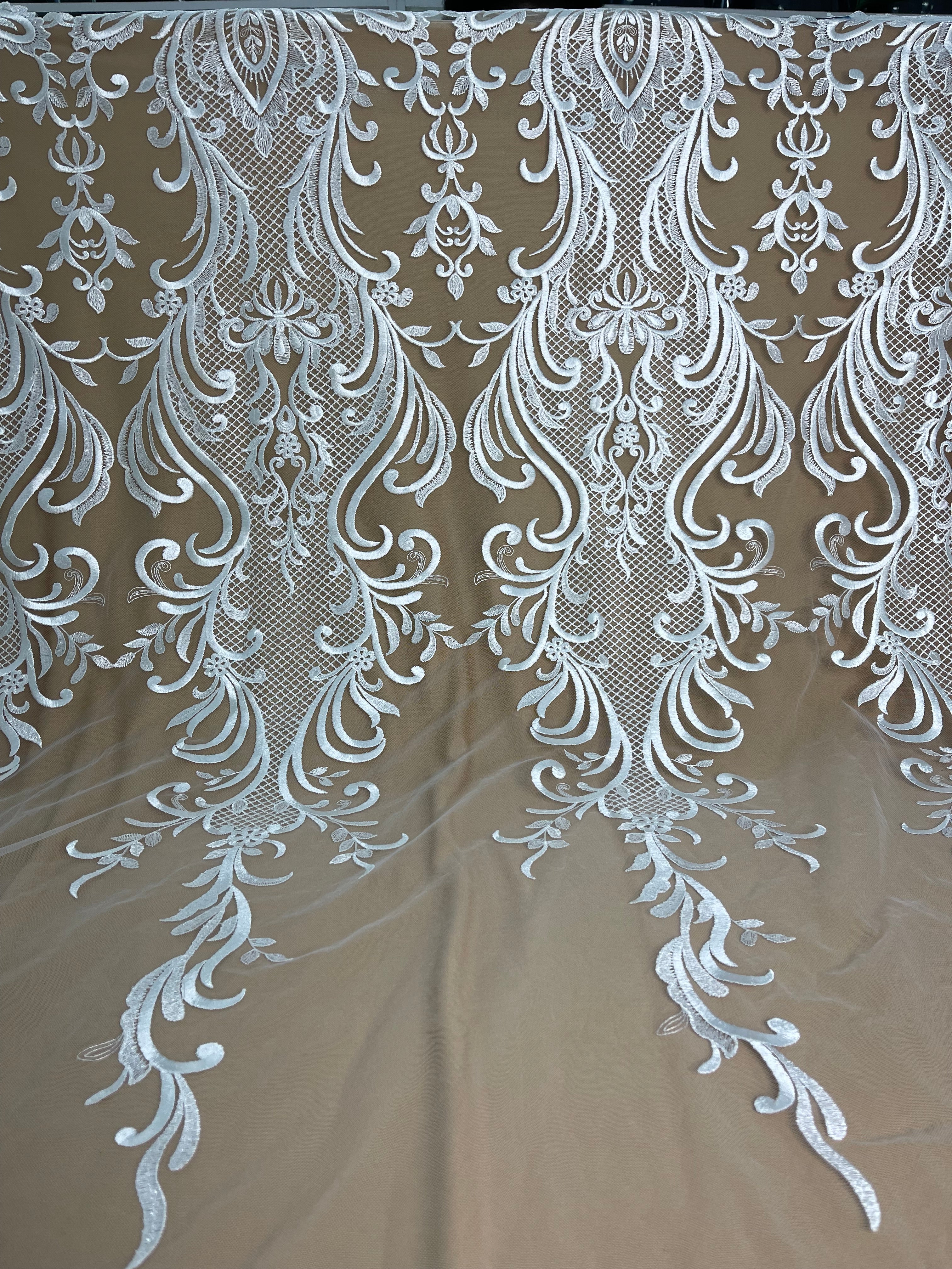 Embroidery Lace Fabric: Off White Tulle/Bridal Dress Couture.